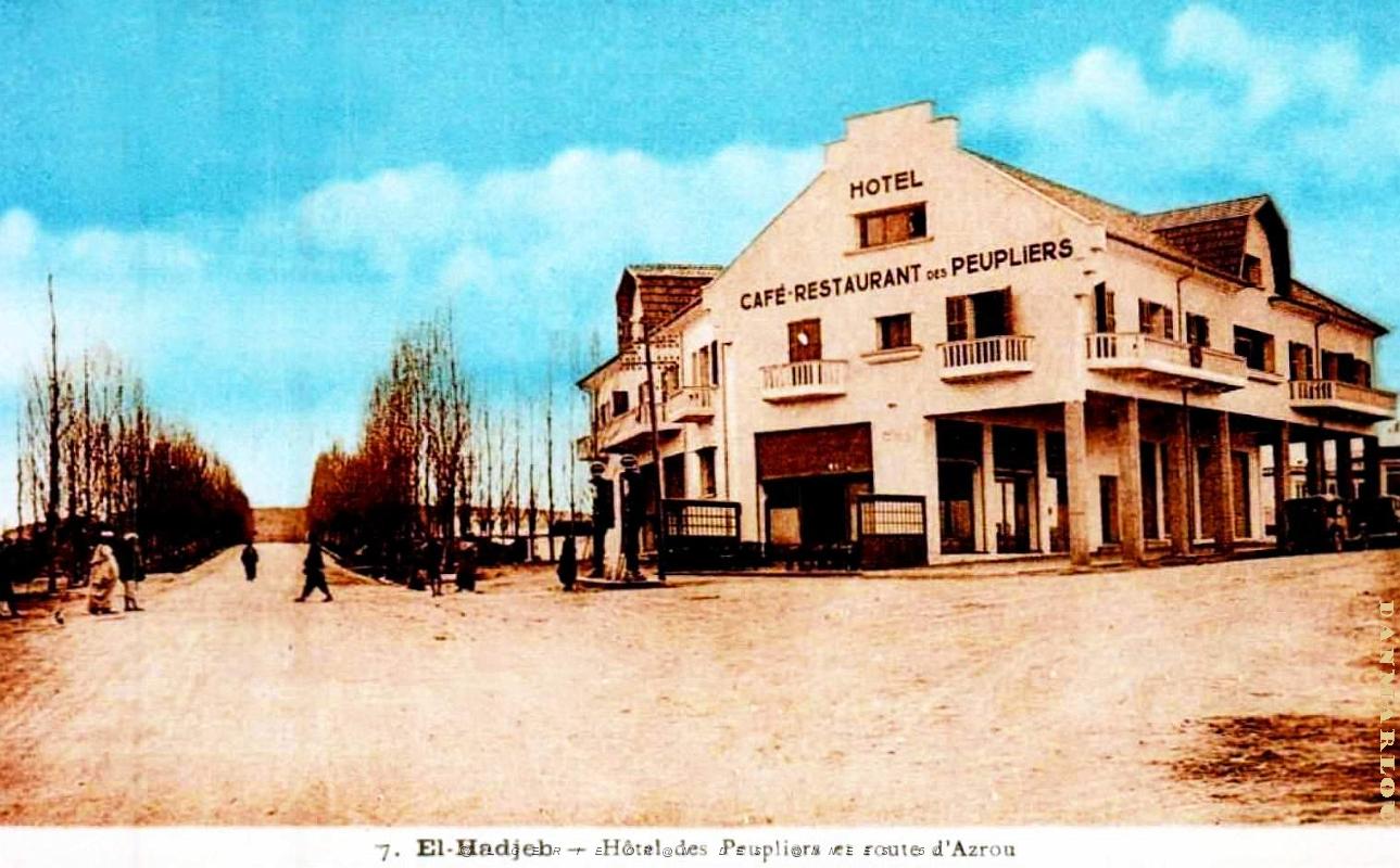 El-Hadjeb - Hotel des Peupliers et Route d'Azrou.jpg